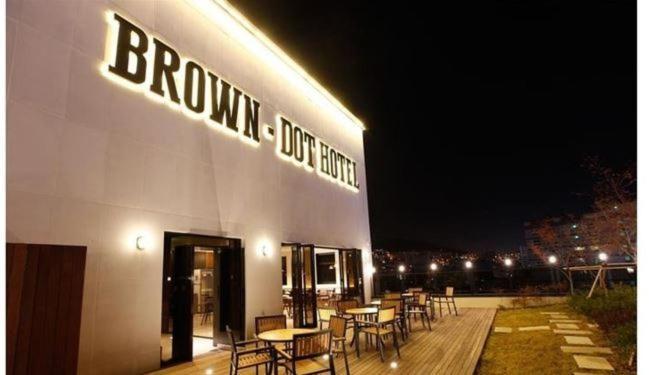 Brown Dot Hotel Busan Station Exterior foto